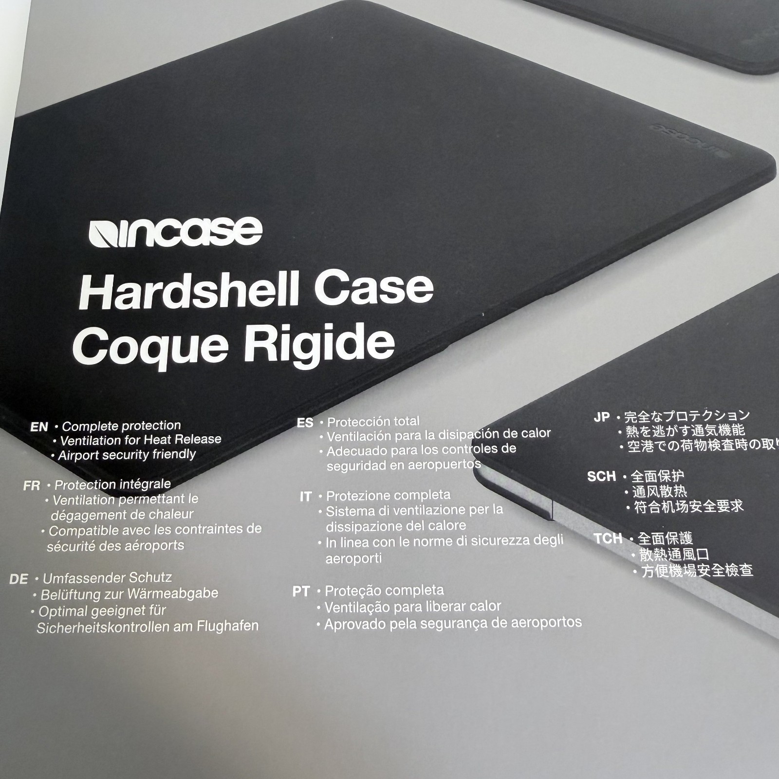 New Incase Hardshell Case for 2020 13″ MacBook Air with Retina Display Black