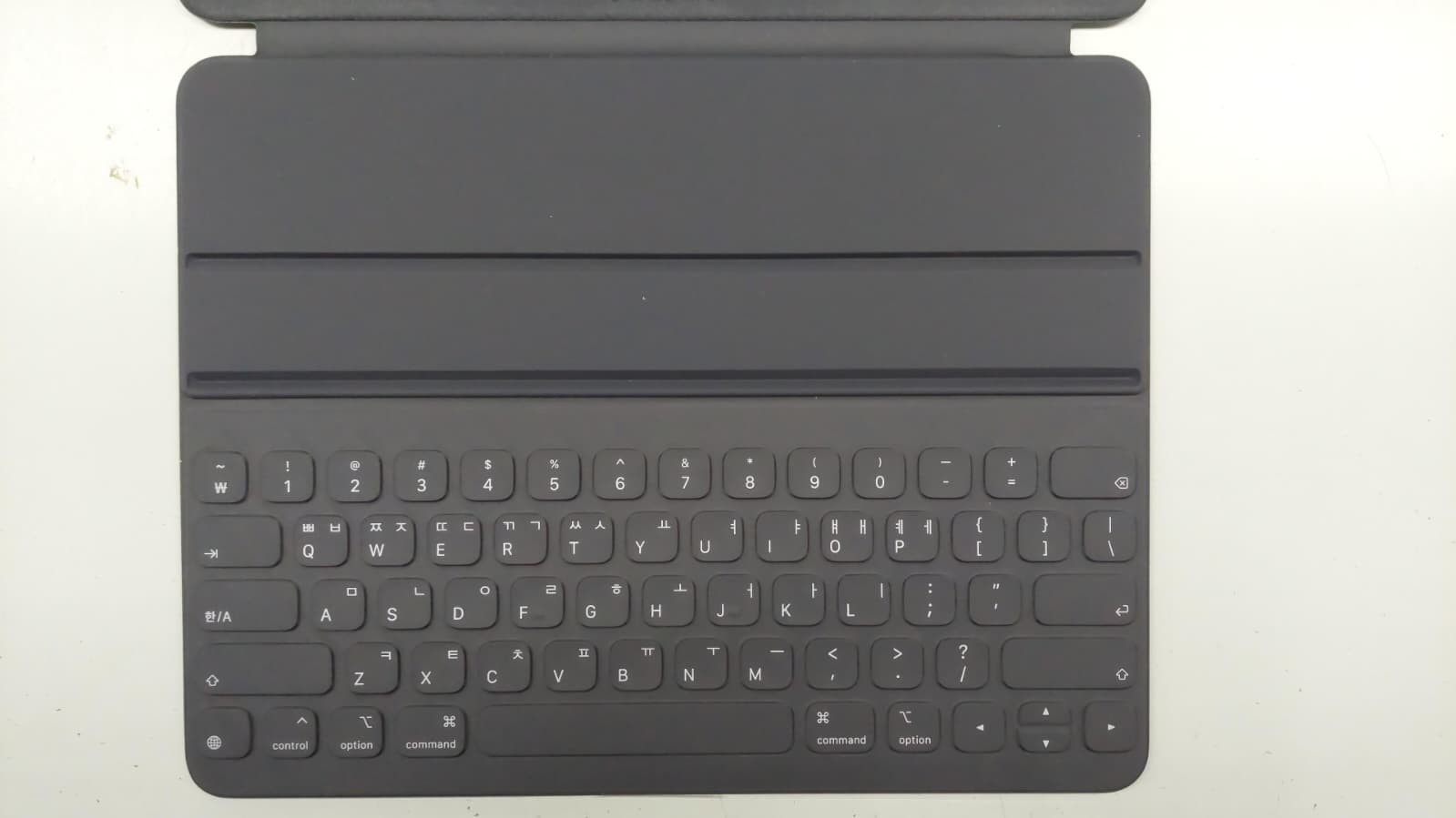 Genuine Apple Smart Keyboard Case for 12.9″ iPad Pro 3rd Gen & 2024 Ipad Air 13”