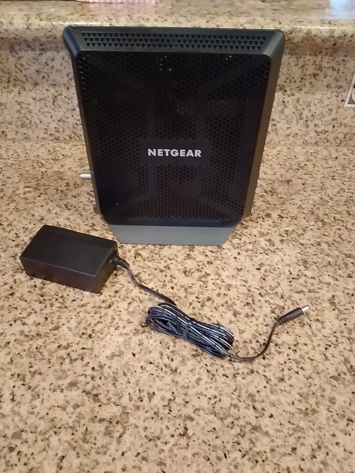 NETGEAR Nighthawk AC1900 4 Wireless-Wi-Fi 802.11ac Router – C7000-100NAS