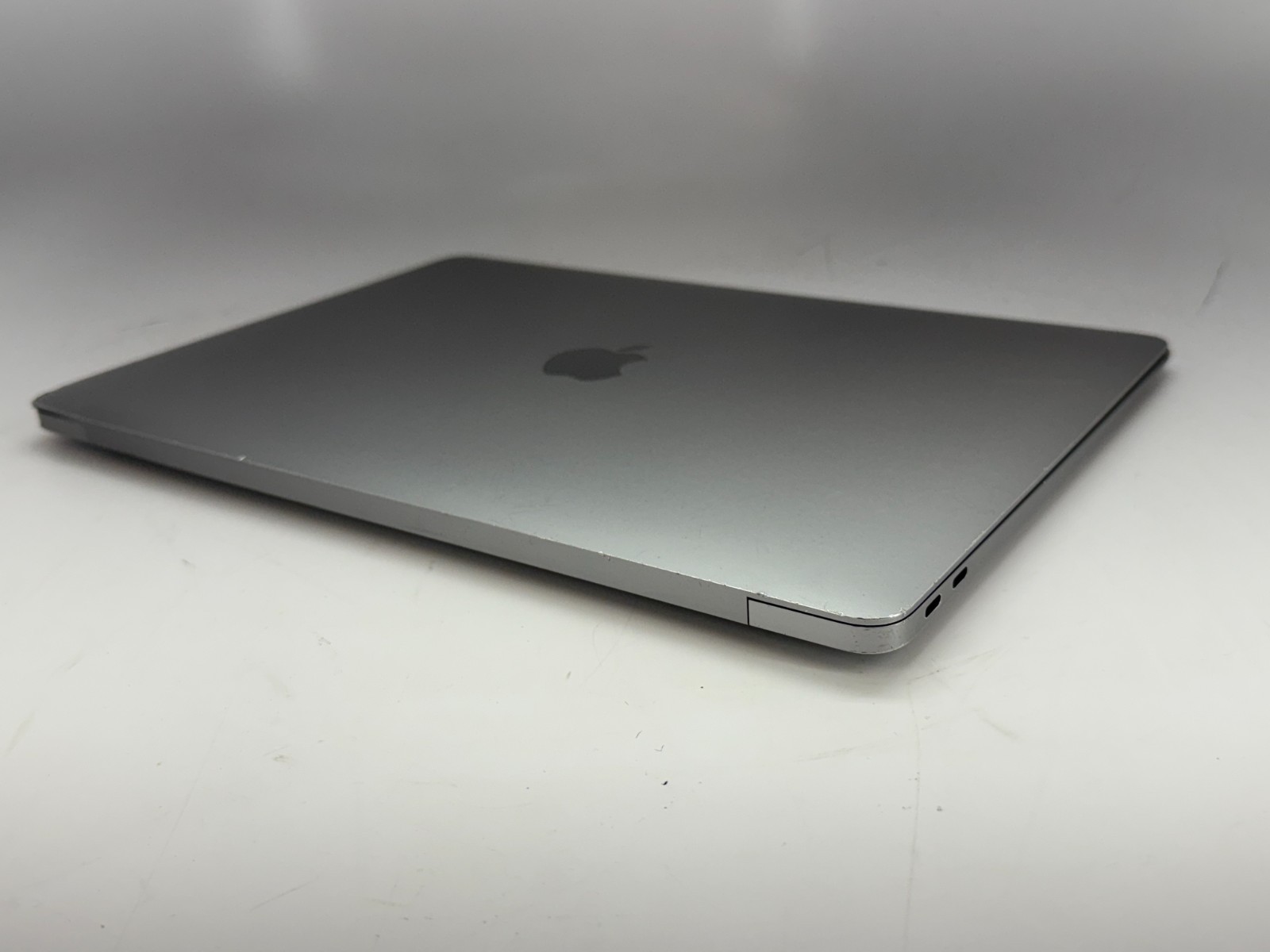 Apple 2020 MacBook Air M1 (7-Core GPU) 16GB RAM 256GB SSD – READ