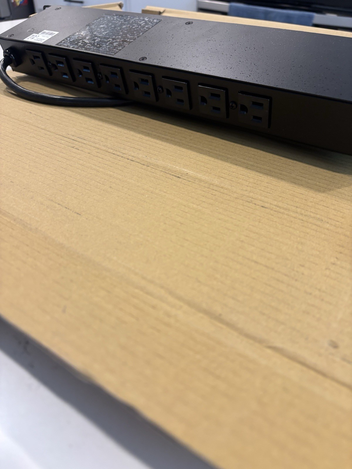 StarTech.com RKPW081915 Rackmount PDU with 8 Outlets with Surge Protection – 19