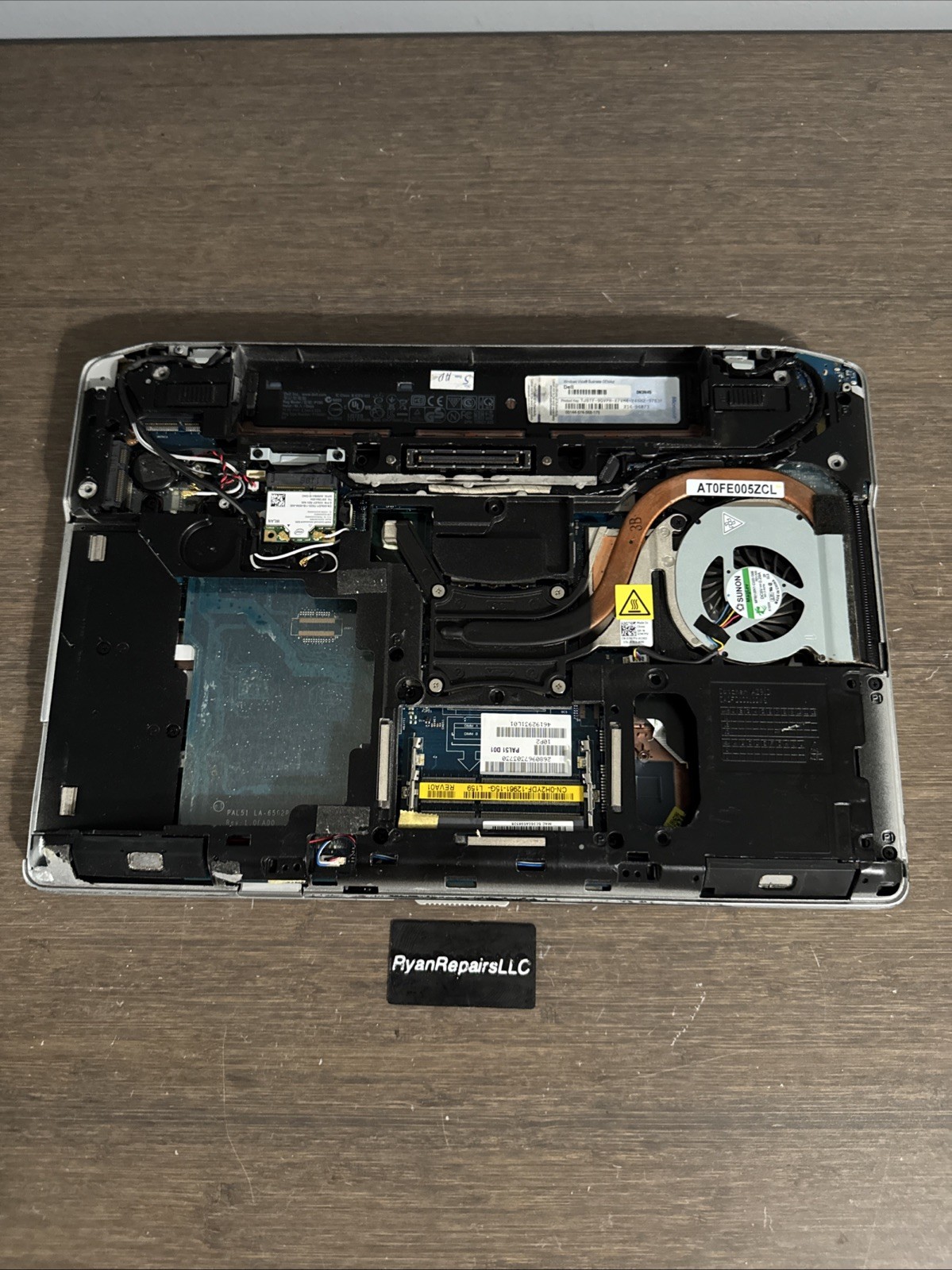 Dell Latitude Laptop – Unknown model – PARTS OR REPAIR