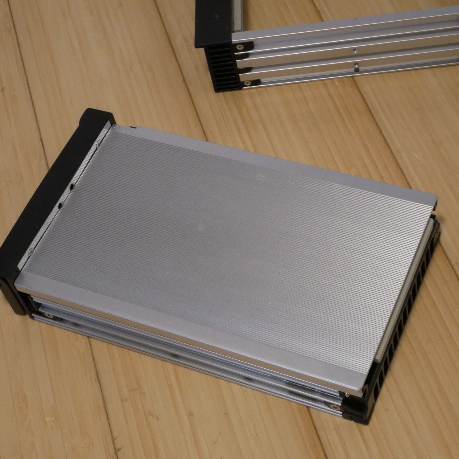 Vintage Aluminium Mobile Rack Removable HDD Caddy for 3.5″ HDD with Key