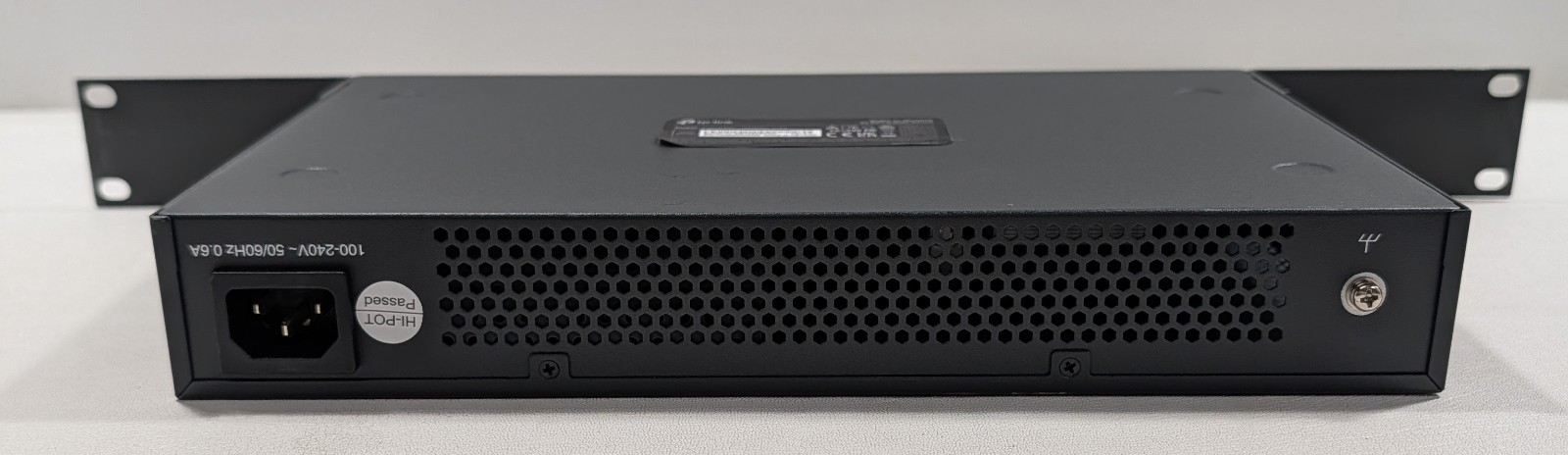 TP-Link TL-SG1024S 24-Port Gigabit Desktop/Rackmount Switch 10/100/1000Mbps