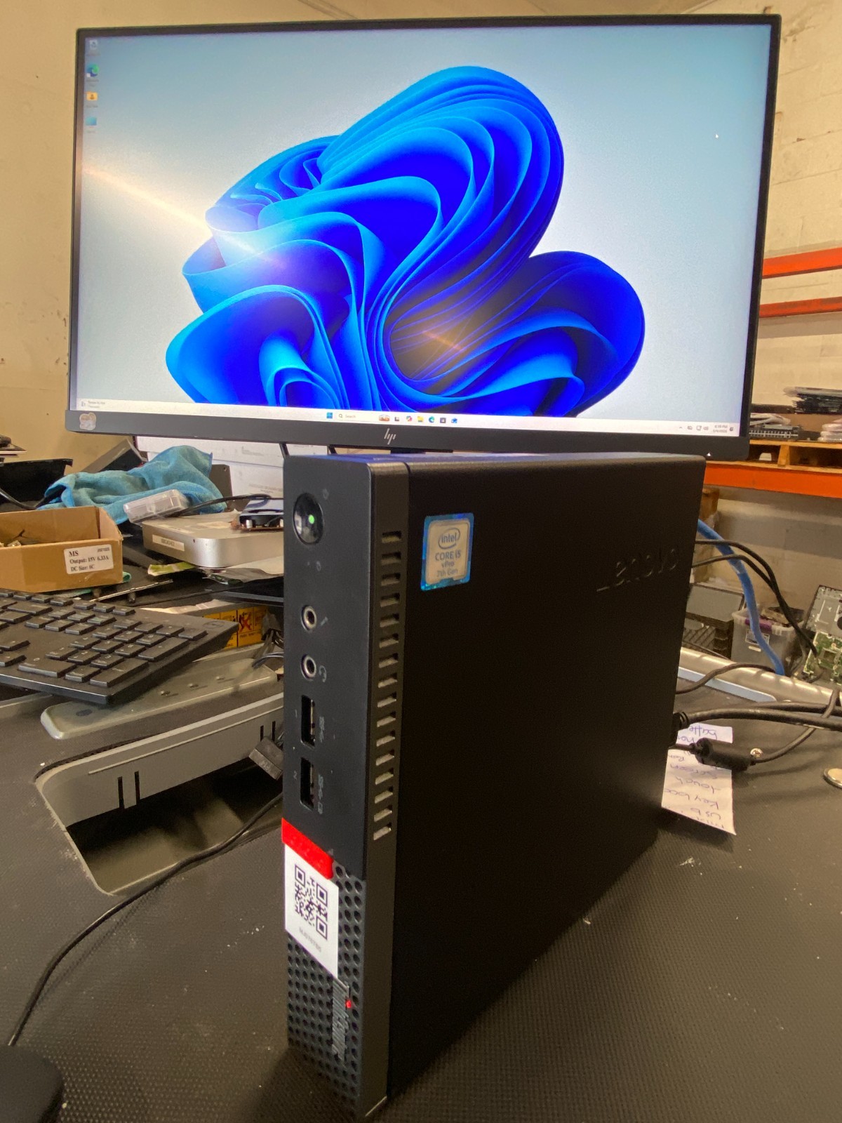 LENOVO THINKCENTRE M910q TINY i5-7500T 8GB RAM 250GB SSD WINDOWS 11 WiFi+CHARGER