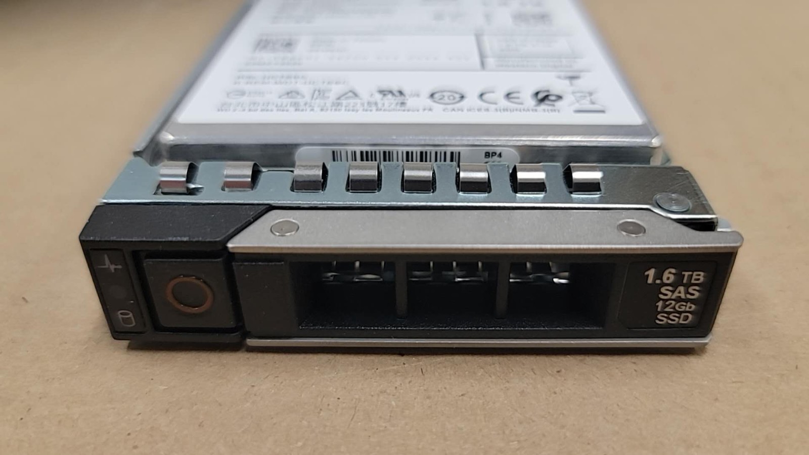 Dell 1.6TB SAS 12Gb/s 2.5in SSD 08W6HC 8WH6HC WUSTR6416ASS200 With Original Tray