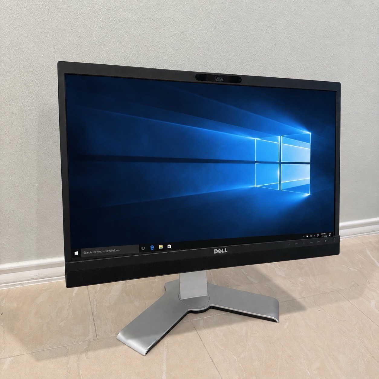 Dell P2418HZm 24″ FHD LED Monitor 1920×1080 built in speakers Video Conferencing