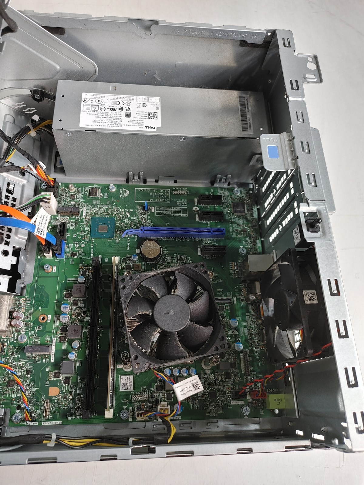 Dell OptiPlex 3060 MT Core i5-8500 3.00 GHz 8 GB DDR4 No HDD